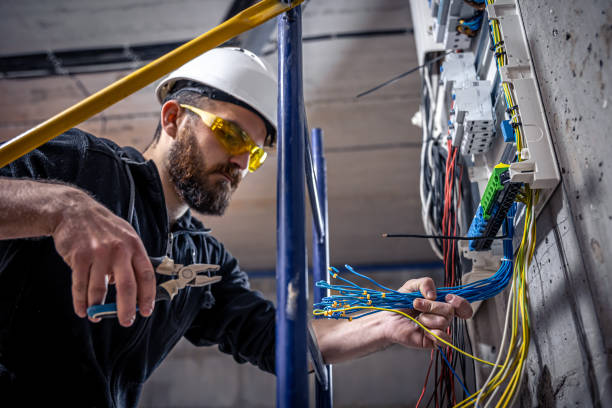 Best Licensed Electrician  in Lynn, IN